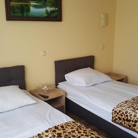 Zatishok Guest House Rahău Exterior foto